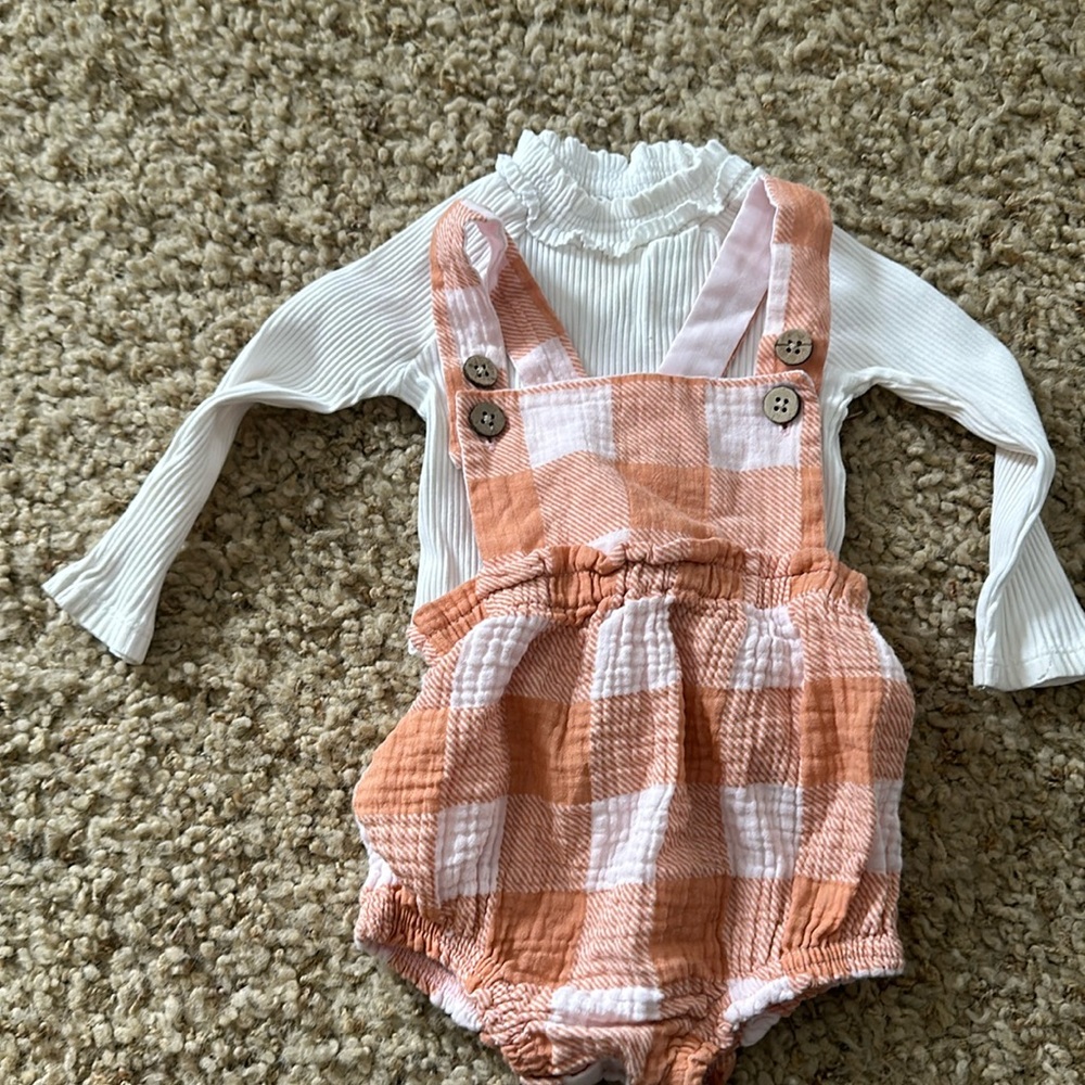 GUC mudpie outfit 6-9 months